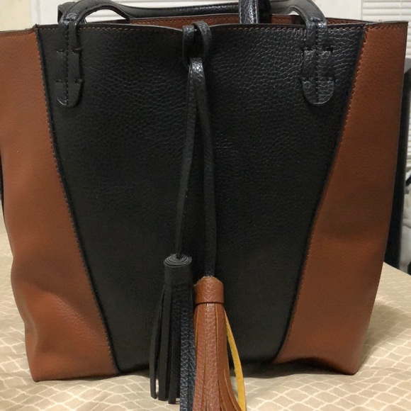 Handbags - Faux Leather Tote